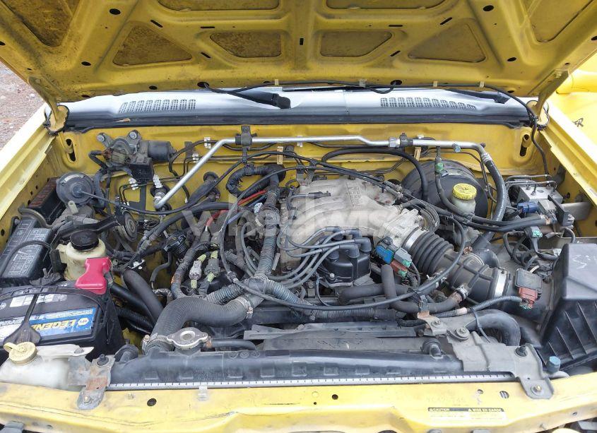 Photo 10 of 2000 Nissan Frontier SE-V6/XE-V6 (VIN 1N6ED27Y7YC426745)