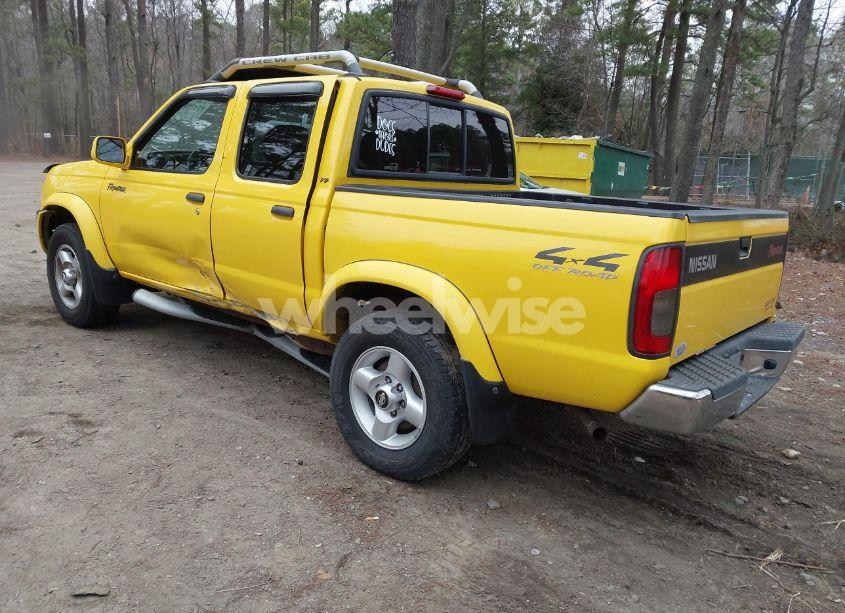 Photo 3 of 2000 Nissan Frontier SE-V6/XE-V6 (VIN 1N6ED27Y7YC426745)
