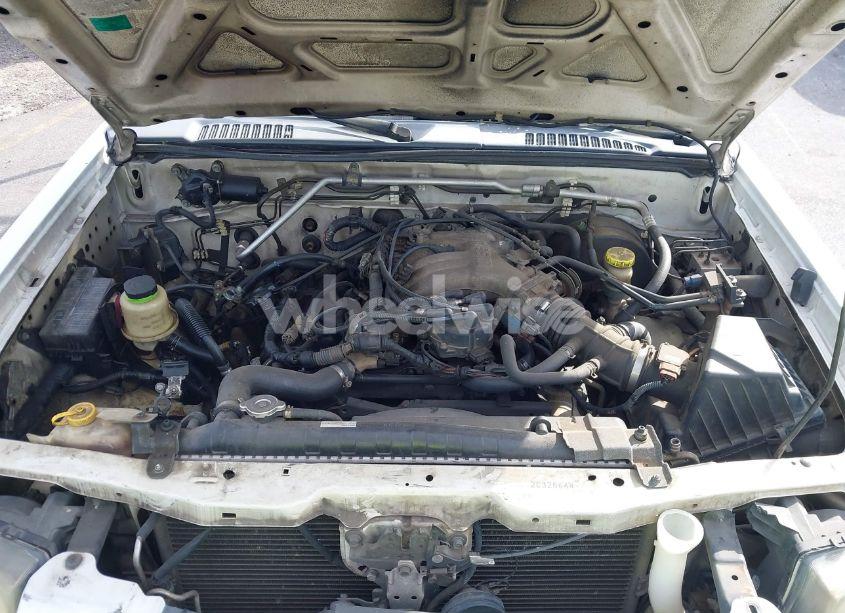 Photo 10 of 2002 Nissan Frontier SE-V6 (VIN 1N6ED29X02C326644)