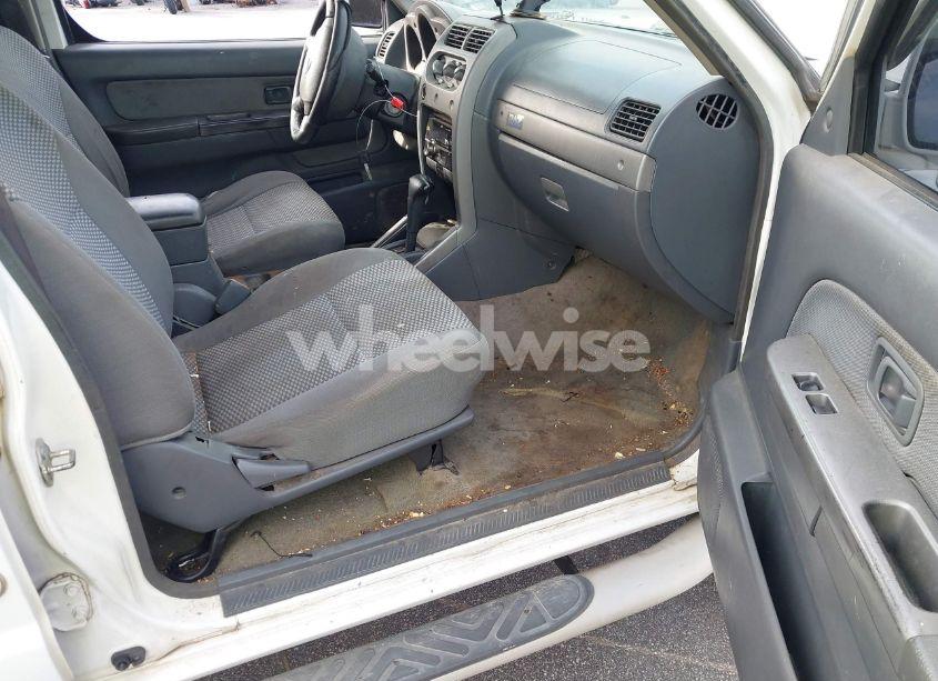 Photo 5 of 2002 Nissan Frontier SE-V6 (VIN 1N6ED29X02C326644)