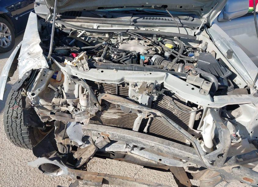 Photo 10 of 2002 Nissan Frontier SE-V6 (VIN 1N6ED29X32C376289)