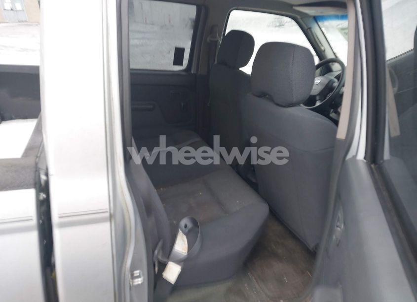 Photo 8 of 2002 Nissan Frontier XE-V6 (VIN 1N6ED29X42C312987)