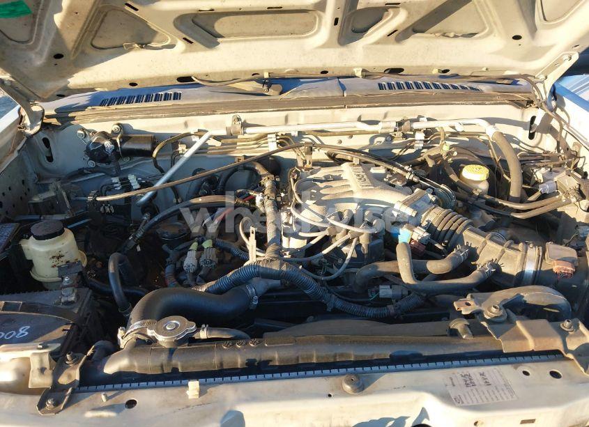 Photo 10 of 2002 Nissan Frontier XE-V6 (VIN 1N6ED29XX2C349090)