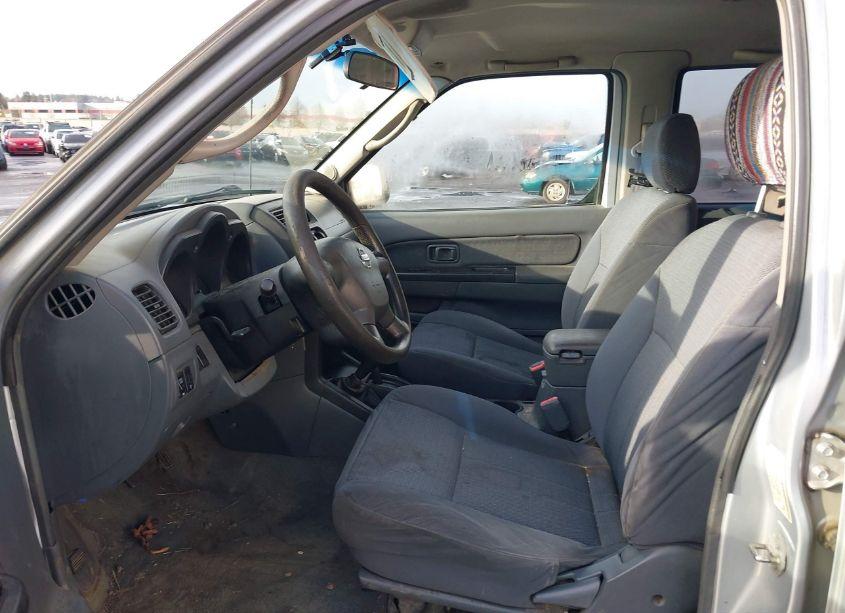 Photo 5 of 2002 Nissan Frontier XE-V6 (VIN 1N6ED29Y32C369612)