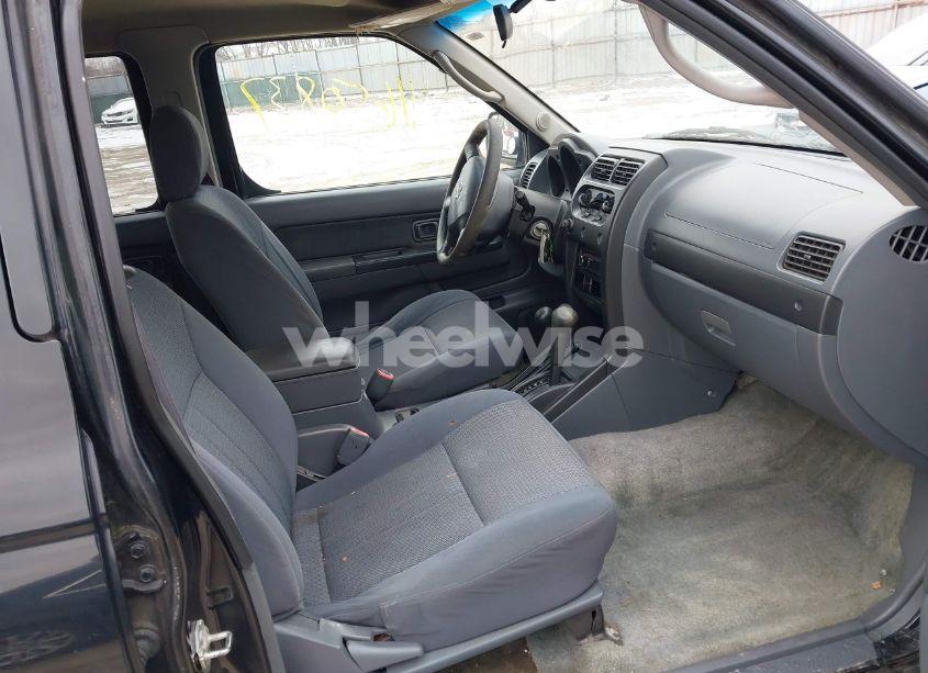 Photo 5 of 2002 Nissan Frontier XE-V6 (VIN 1N6ED29Y52C369207)