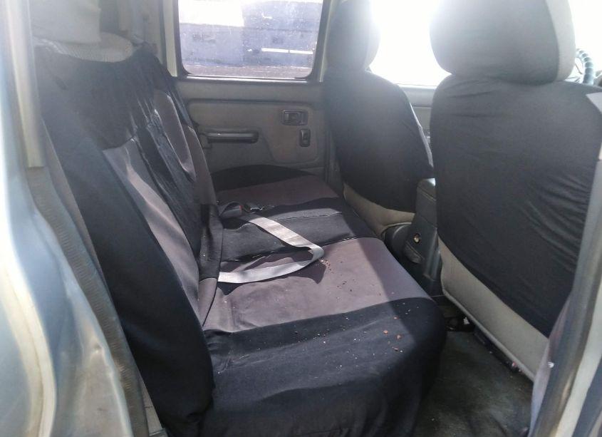 Photo 8 of 2002 Nissan Frontier SE-V6 (VIN 1N6ED29Y82C363708)