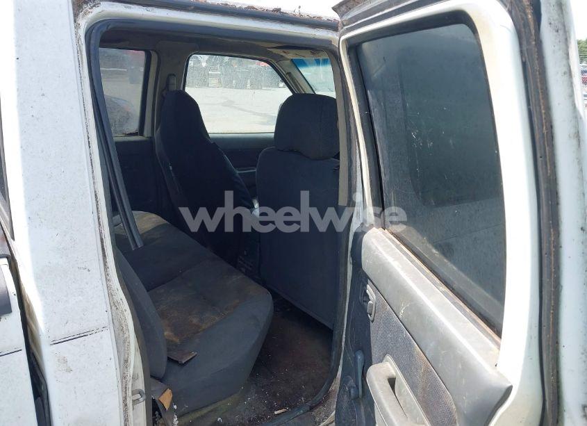 Photo 8 of 2003 Nissan Frontier XE-V6 (VIN 1N6ED29Y83C432902)