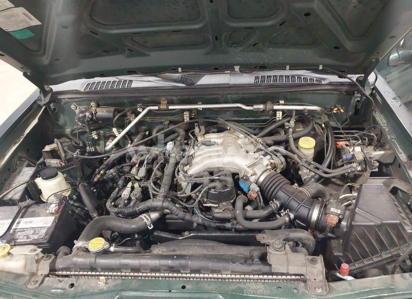 Photo 10 of 2002 Nissan Frontier SE-V6 (VIN 1N6ED29Y92C358792)