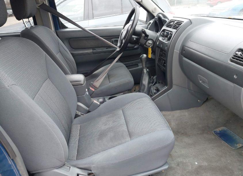 Photo 5 of 2002 Nissan Frontier XE-V6 (VIN 1N6ED29YX2C351236)