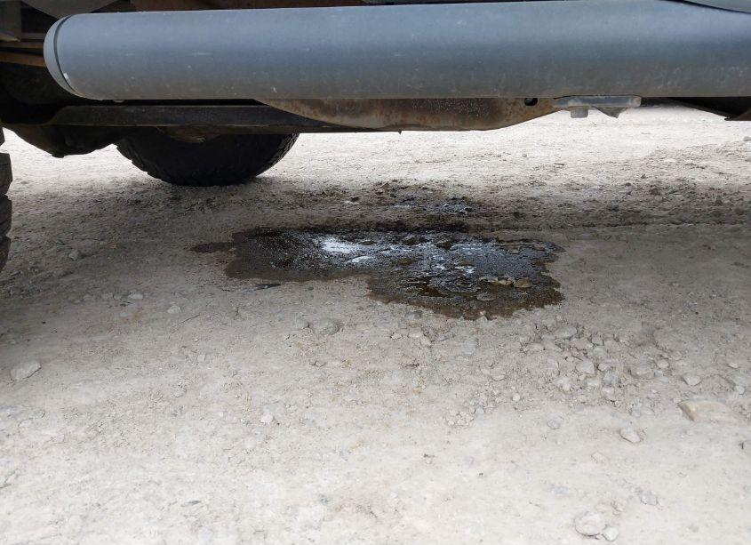 Photo 6 of 2002 Nissan Frontier XE-V6 (VIN 1N6ED29YX2C351236)