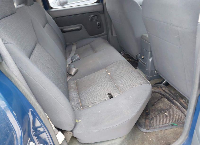 Photo 8 of 2002 Nissan Frontier XE-V6 (VIN 1N6ED29YX2C351236)