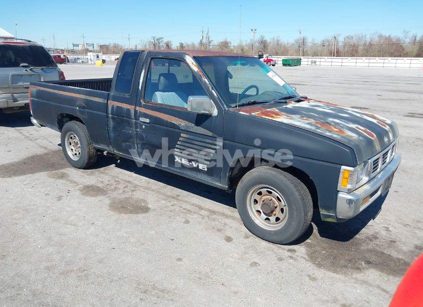 1995 Nissan Truck KING CAB SE/KING CAB XE (VIN 1N6HD16S0SC353813) main photo