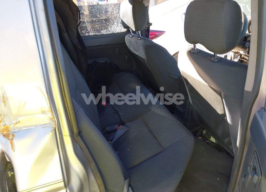 Photo 8 of 2003 Nissan Frontier SVE-V6 (VIN 1N6MD29Y33C465074)