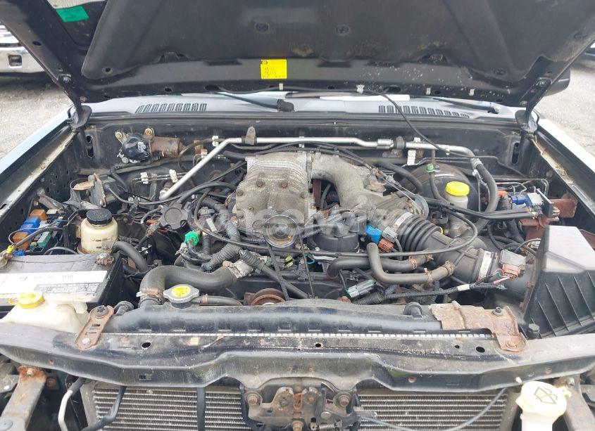 Photo 10 of 2002 Nissan Frontier SVE-V6 (VIN 1N6MD29Y62C385444)