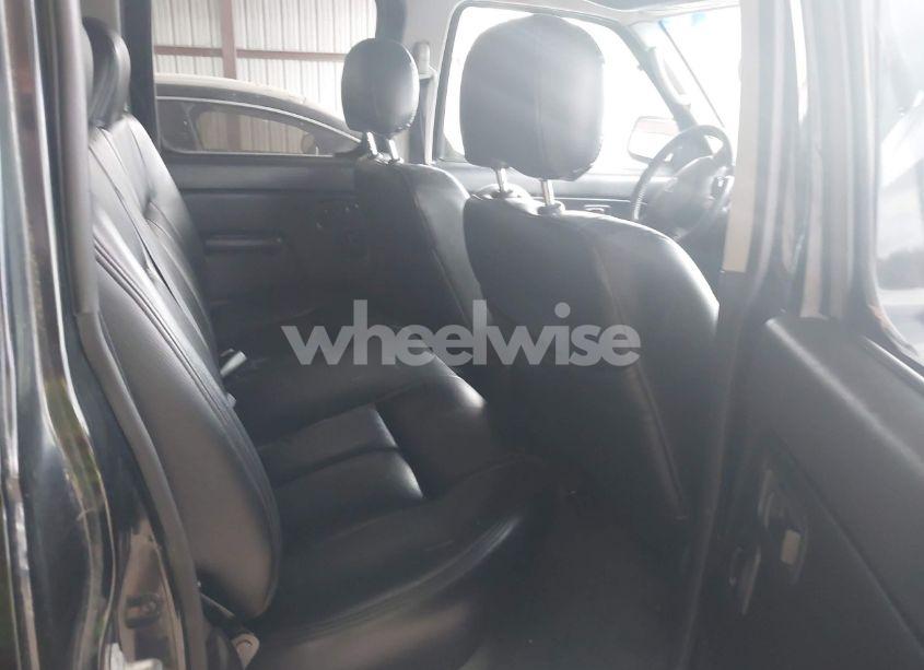 Photo 8 of 2003 Nissan Frontier SC-V6 (VIN 1N6MD29Y73C415360)