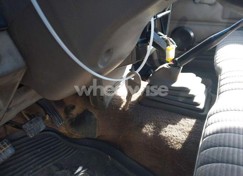 Photo 12 of 1992 Nissan Truck SHORT WHEELBASE (VIN 1N6SD11S0NC322806)