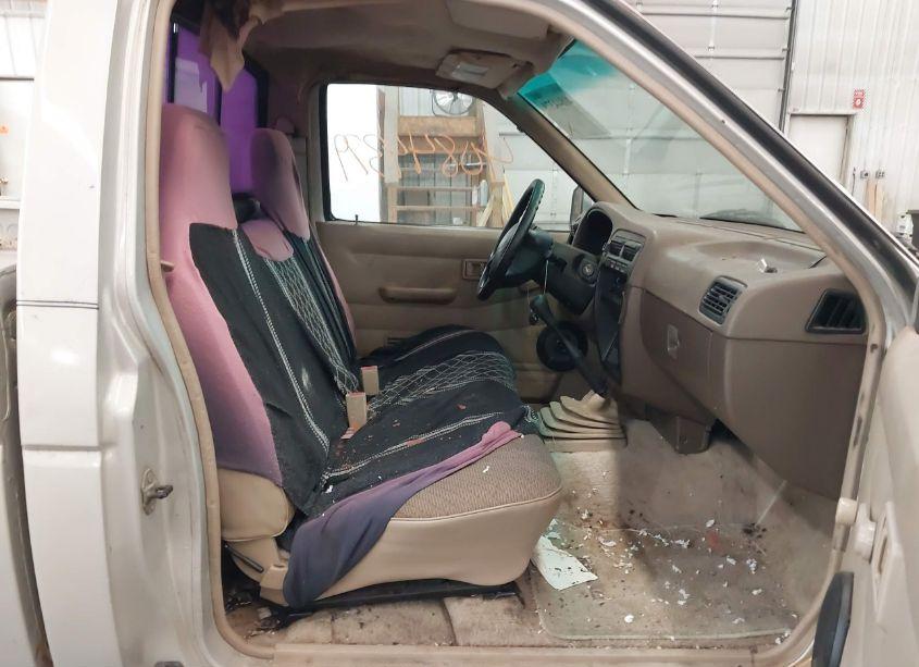 Photo 5 of 1996 Nissan Truck XE (VIN 1N6SD11S0TC376698)