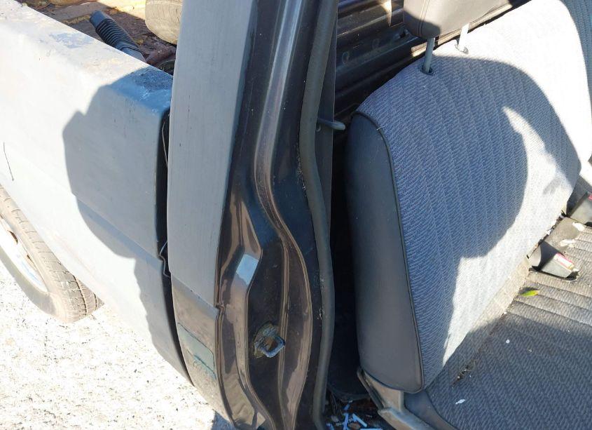 Photo 8 of 1995 Nissan Truck E/XE (VIN 1N6SD11S2SC360369)