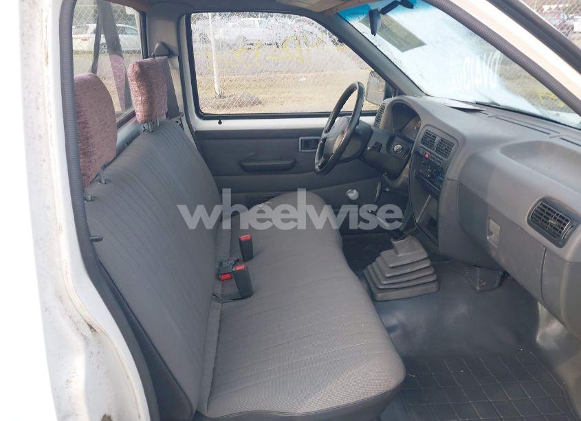 Photo 5 of 1996 Nissan Truck XE (VIN 1N6SD11S2TC360938)