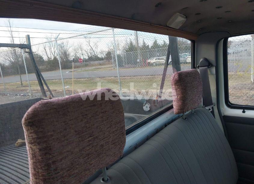 Photo 8 of 1996 Nissan Truck XE (VIN 1N6SD11S2TC360938)