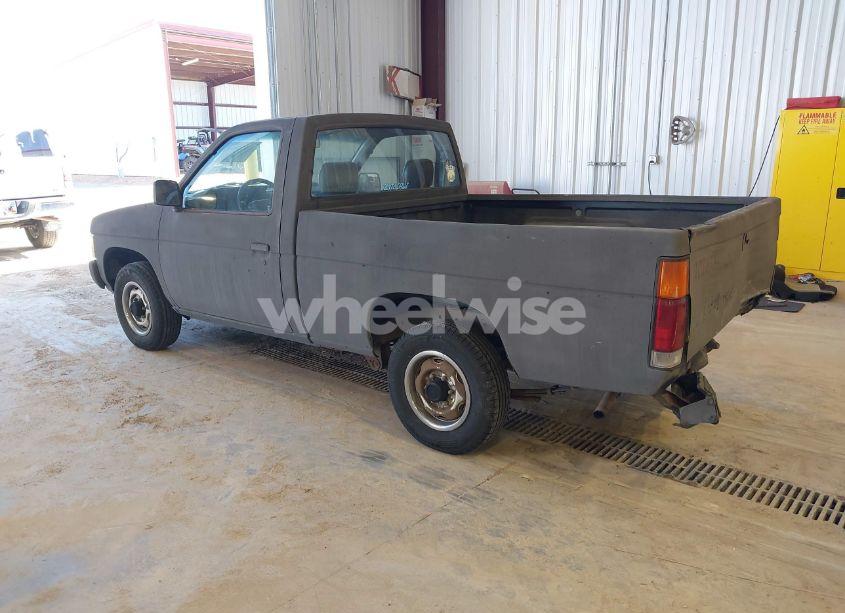 Photo 3 of 1993 Nissan Truck SHORT WHEELBASE (VIN 1N6SD11S3PC348898)