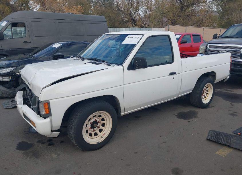 Photo 2 of 1995 Nissan Truck E/XE (VIN 1N6SD11S3SC425536)