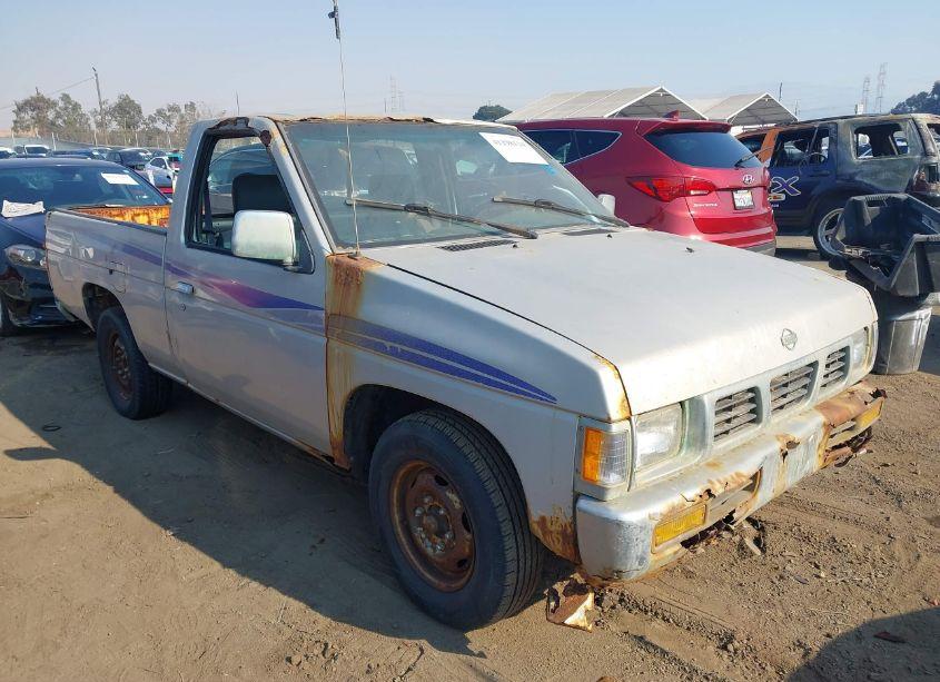 1996 Nissan Truck XE (VIN 1N6SD11S3TC305687) main photo