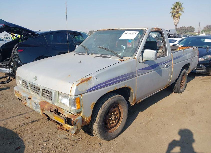 Photo 2 of 1996 Nissan Truck XE (VIN 1N6SD11S3TC305687)