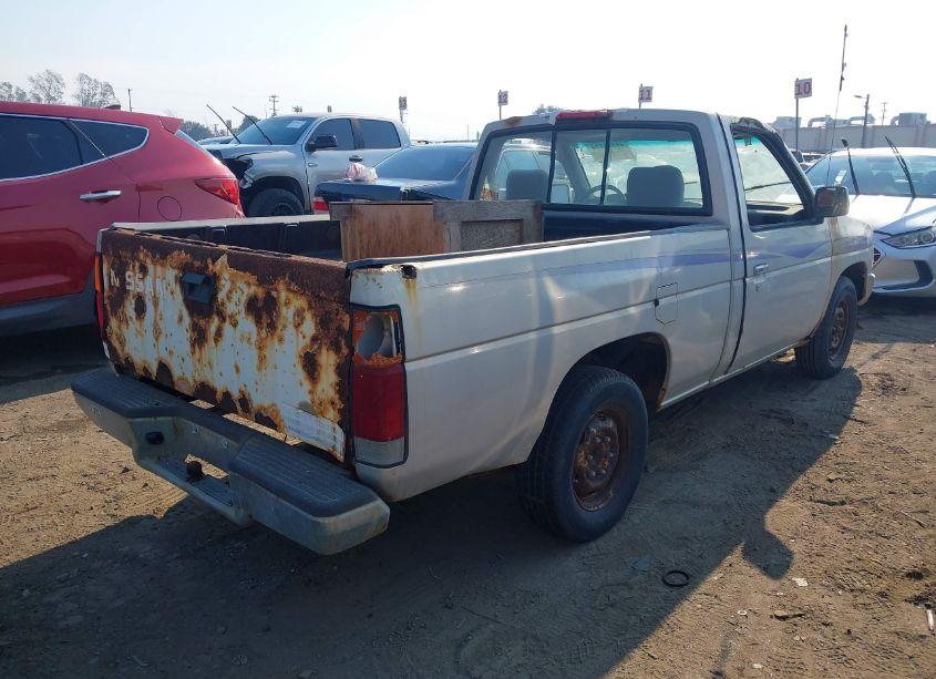 Photo 4 of 1996 Nissan Truck XE (VIN 1N6SD11S3TC305687)