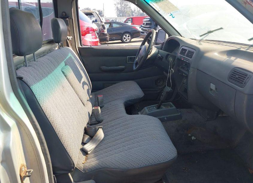 Photo 8 of 1996 Nissan Truck XE (VIN 1N6SD11S3TC305687)