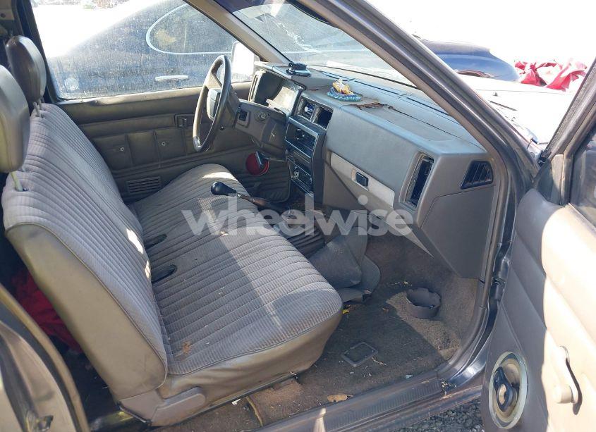 Photo 5 of 1992 Nissan Truck SHORT WHEELBASE (VIN 1N6SD11S4NC345828)