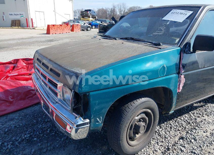 Photo 6 of 1992 Nissan Truck SHORT WHEELBASE (VIN 1N6SD11S4NC345828)