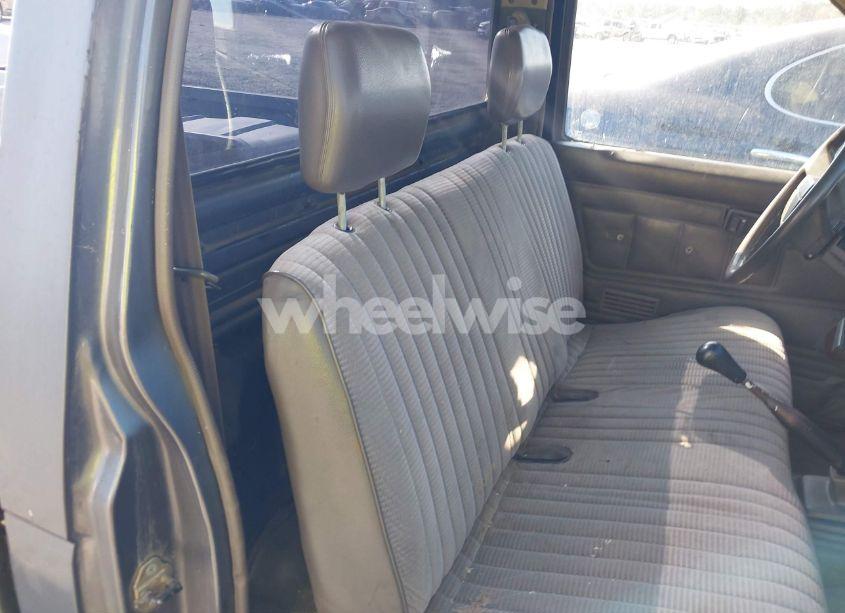 Photo 8 of 1992 Nissan Truck SHORT WHEELBASE (VIN 1N6SD11S4NC345828)