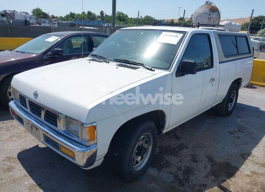 Photo 2 of 1995 Nissan Truck E/XE (VIN 1N6SD11S4SC466984)