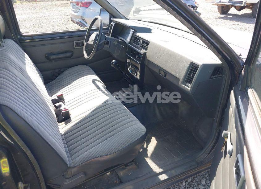 Photo 5 of 1993 Nissan Truck SHORT WHEELBASE (VIN 1N6SD11S5PC420040)