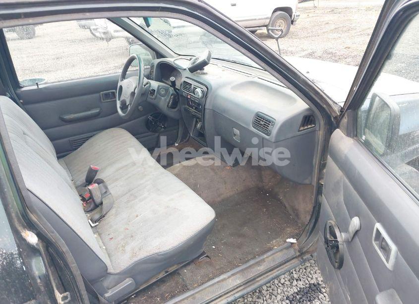 Photo 5 of 1994 Nissan Truck XE (VIN 1N6SD11S6RC374043)