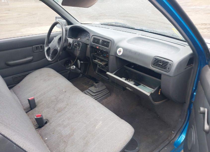 Photo 5 of 1995 Nissan Truck E/XE (VIN 1N6SD11S7SC390600)