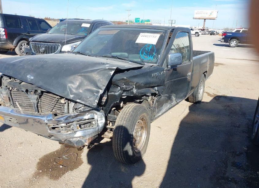 Photo 2 of 1995 Nissan Truck E/XE (VIN 1N6SD11S9SC427968)