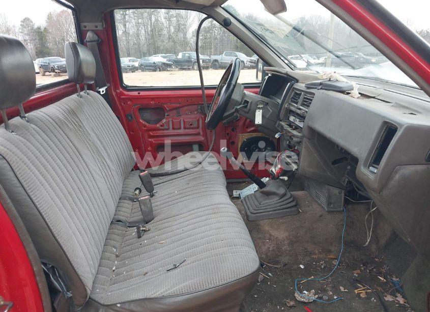 Photo 5 of 1992 Nissan Truck SHORT WHEELBASE (VIN 1N6SD11SXNC304992)