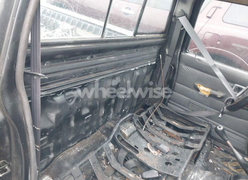 Photo 8 of 1996 Nissan Truck XE (VIN 1N6SD11SXTC351243)