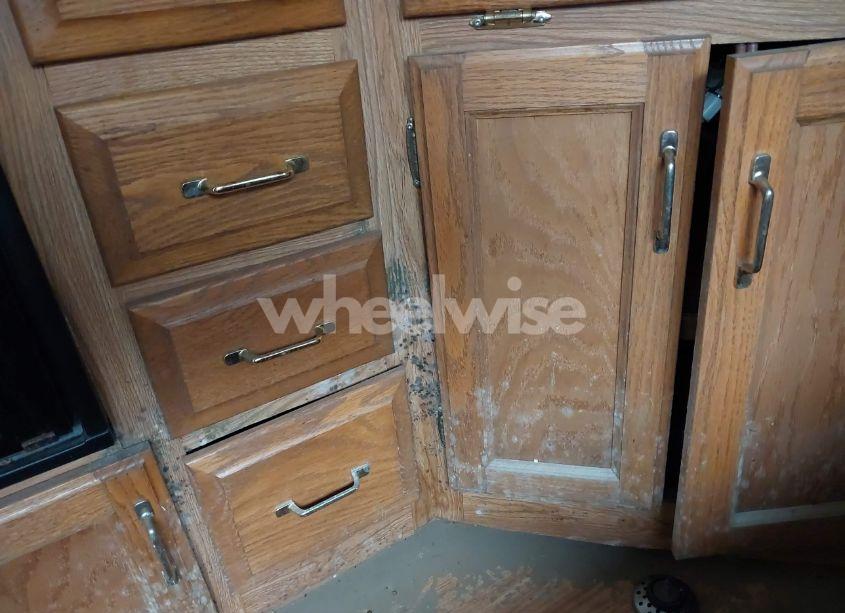 Photo 15 of 1994 American Trailer FIFTH WHEEL SERIES M (VIN 1N8RK3127R0032075)