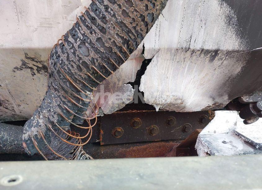 Photo 12 of 2005 Kenworth Construction T800 (VIN 1NKDL00X55J073371)