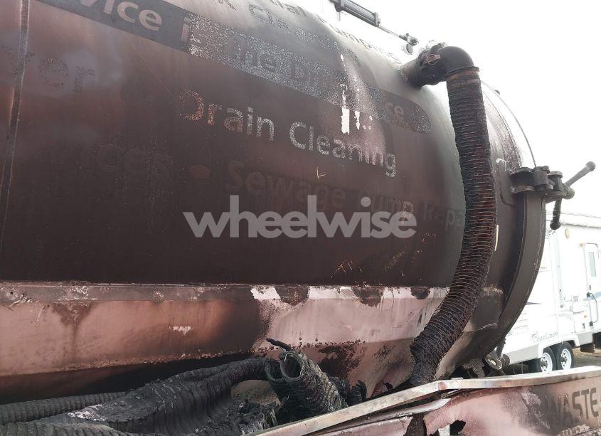 Photo 14 of 2005 Kenworth Construction T800 (VIN 1NKDL00X55J073371)