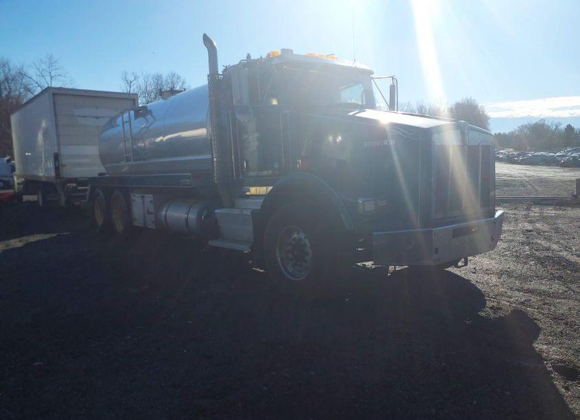 2013 Kenworth Construction T800 (VIN 1NKDL40X3DJ340545) main photo