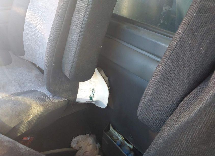 Photo 7 of 2013 Kenworth Construction T800 (VIN 1NKDL40X3DJ340545)