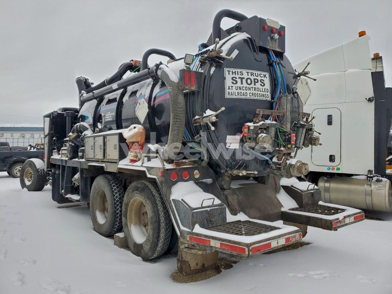 Photo 3 of 2007 KENWORTH CONSTRUCTION T800 (VIN 1NKDLU0X07R992898)