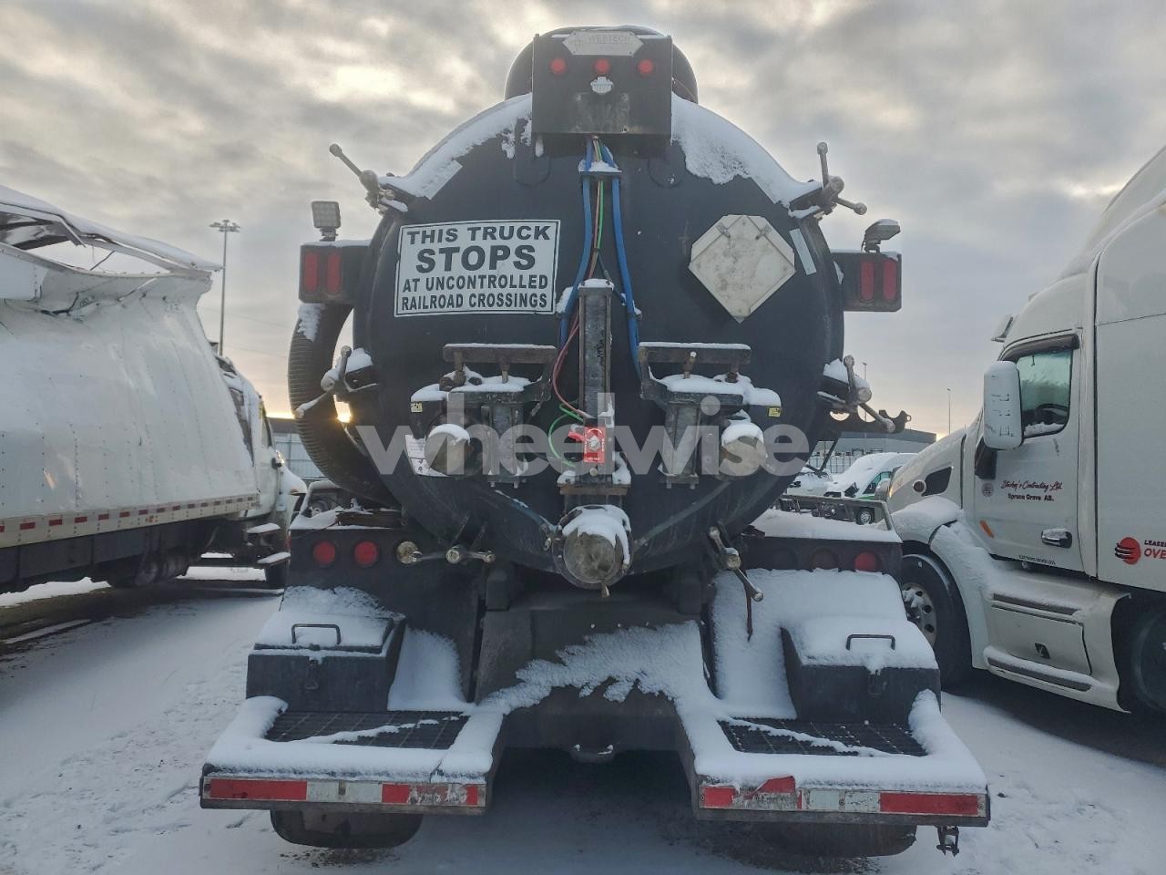 Photo 6 of 2007 KENWORTH CONSTRUCTION T800 (VIN 1NKDLU0X07R992898)