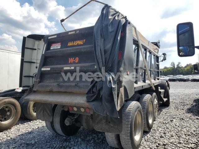 Photo 2 of 2013 KENWORTH T800 DUMP TRUCK (VIN 1NKDX4EX0DJ368123)