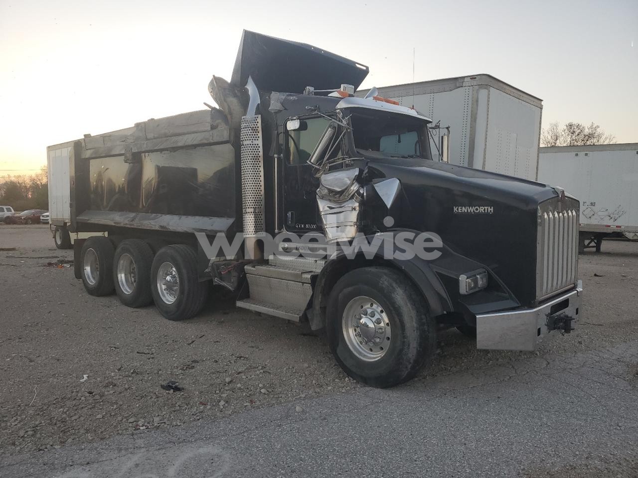 Photo 4 of 2019 KENWORTH CONSTRUCTION T800 (VIN 1NKDX4TX4KJ225823)