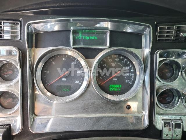 Photo 3 of 2016 KENWORTH CONSTRUCTION T800 (VIN 1NKDX4TX9GR495185)